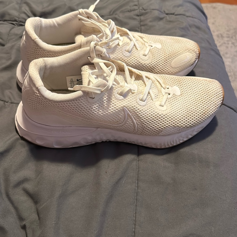 Nike Renew Run mens 9.5 white